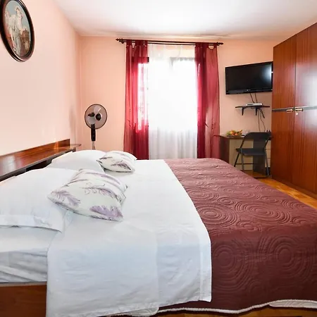 Marija, Close To City Center Of Porec, Close To Beach Pical Porec